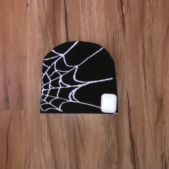 Spider Web Y2K beanie - Picture 3 of 3